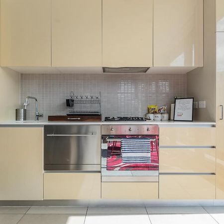 Light, Airy, Spacious Queens Road Apartment Melbourne Eksteriør billede