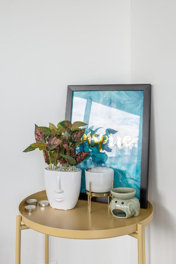 Light, Airy, Spacious Queens Road Apartment Melbourne Eksteriør billede